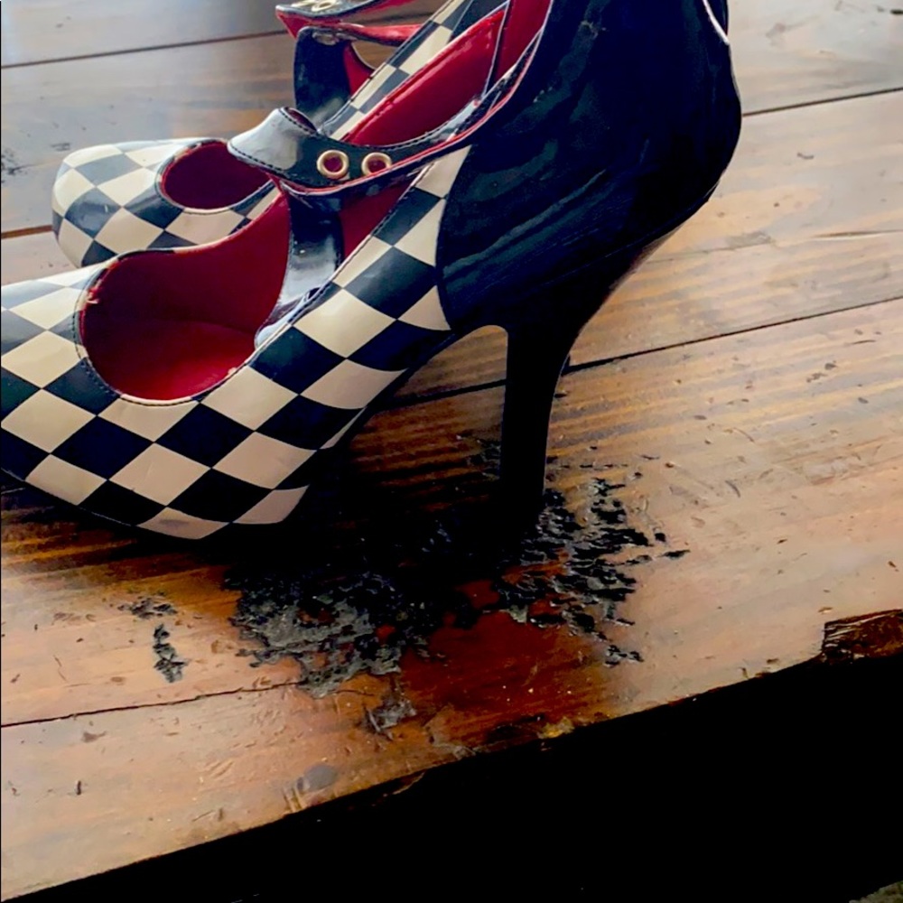 Black and white checkered pump